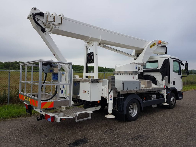 Palfinger P 300 KS | 2022 - Camión con plataforma elevadora: foto 5 Palfinger P 300 KS | 2022 - Camión con plataforma elevadora: foto 5