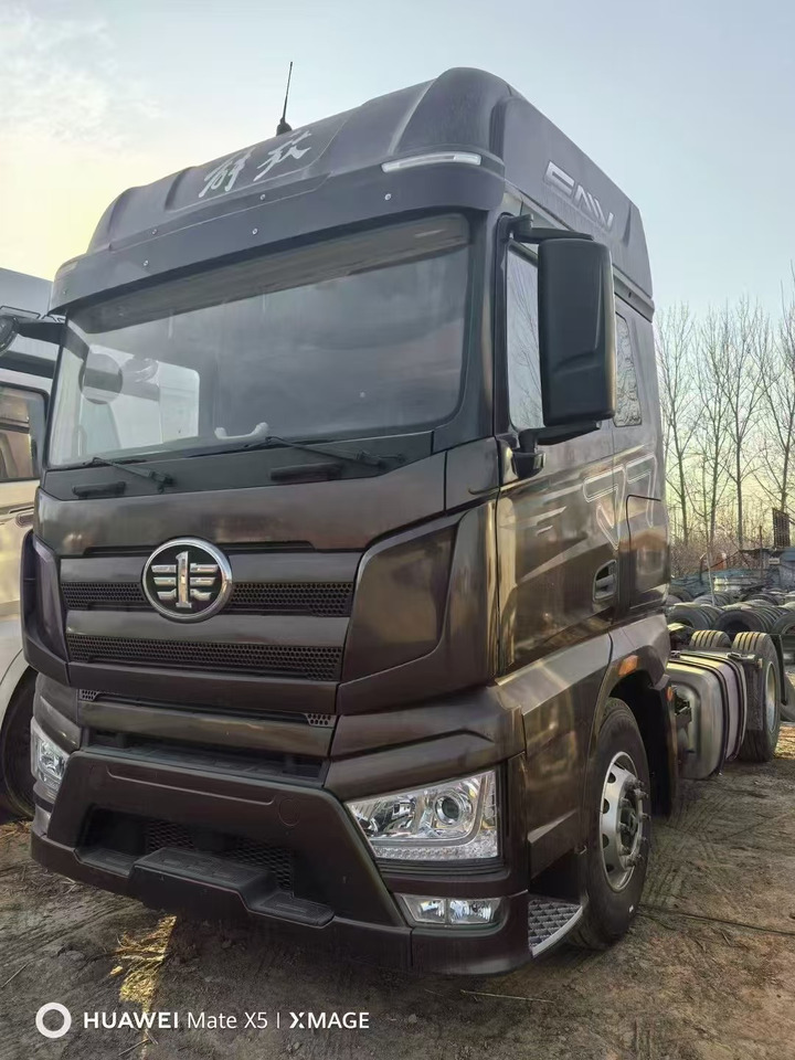 FAW J7 - Cabeza tractora: foto 1 FAW J7 - Cabeza tractora: foto 1