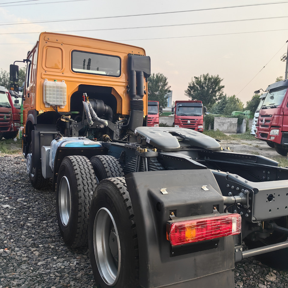 SINOTRUCK HOWO TRACTOR - Cabeza tractora: foto 3 SINOTRUCK HOWO TRACTOR - Cabeza tractora: foto 3