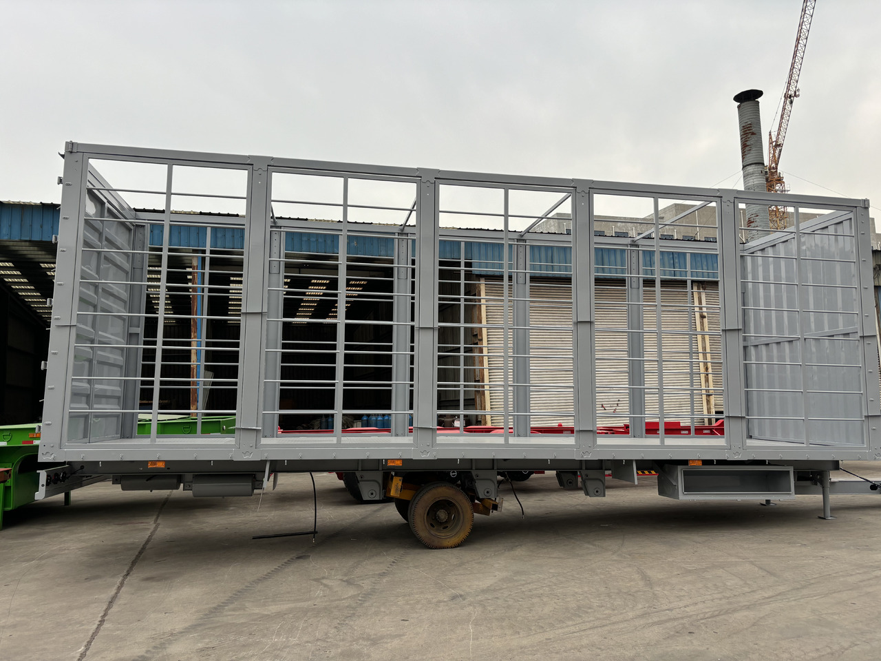 - Semirremolque plataforma/ Caja abierta: foto 1 - Semirremolque plataforma/ Caja abierta: foto 1