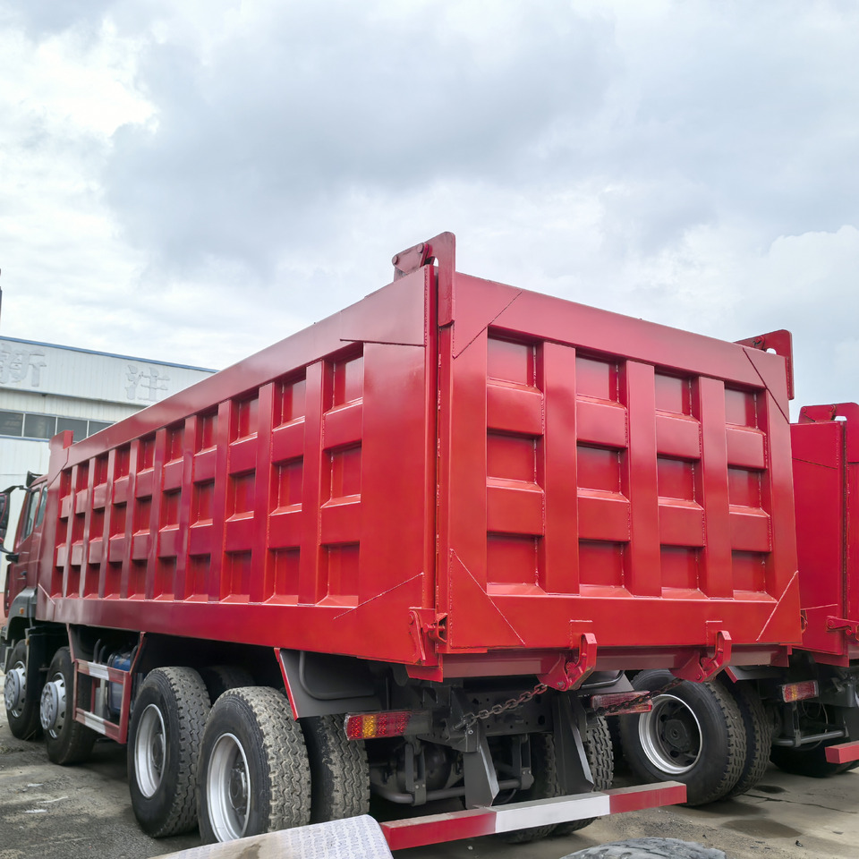 SINOTRUCK HOWO - Camión volquete: foto 3 SINOTRUCK HOWO - Camión volquete: foto 3