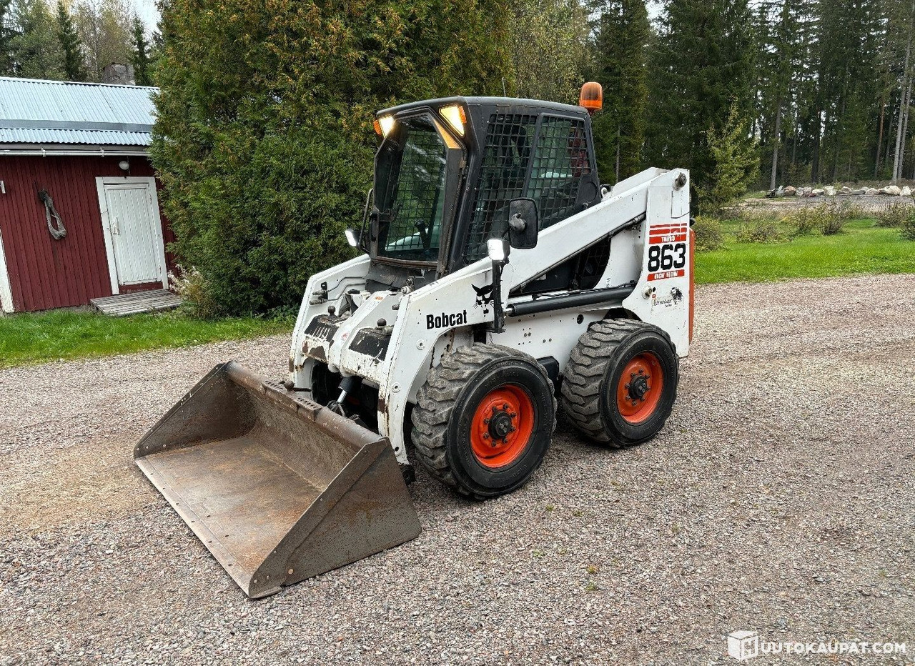 Bobcat 863, 2001, 2.7 L, 5,120 h Loader, Askola - Minicargadora: foto 1 Bobcat 863, 2001, 2.7 L, 5,120 h Loader, Askola - Minicargadora: foto 1