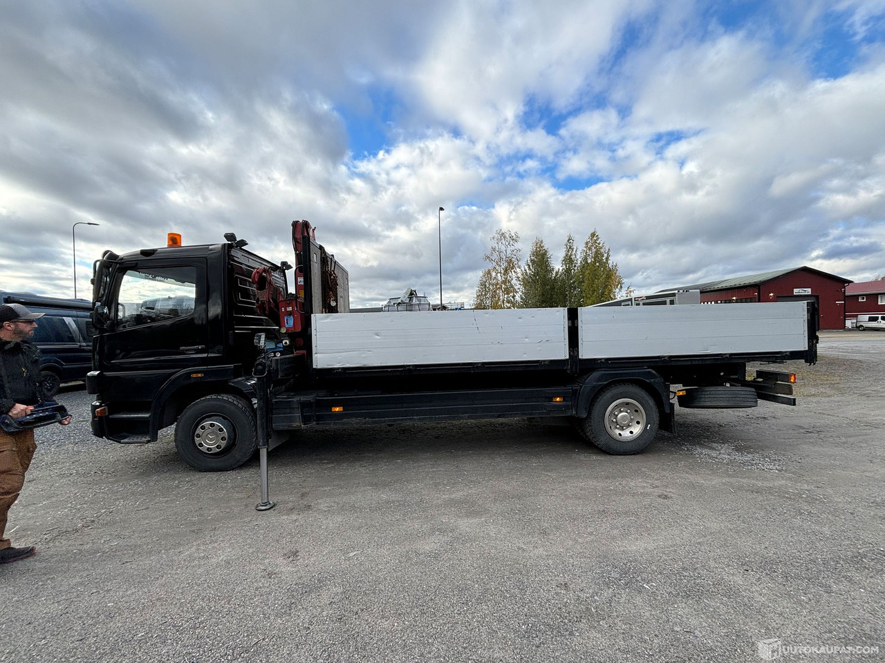 Mercedes-Benz Atego kuorma-auto, kympitetty nosturi ja rahtilava, Juuri katsastettuna! 2007, Kempele - Camión: foto 4 Mercedes-Benz Atego kuorma-auto, kympitetty nosturi ja rahtilava, Juuri katsastettuna! 2007, Kempele - Camión: foto 4