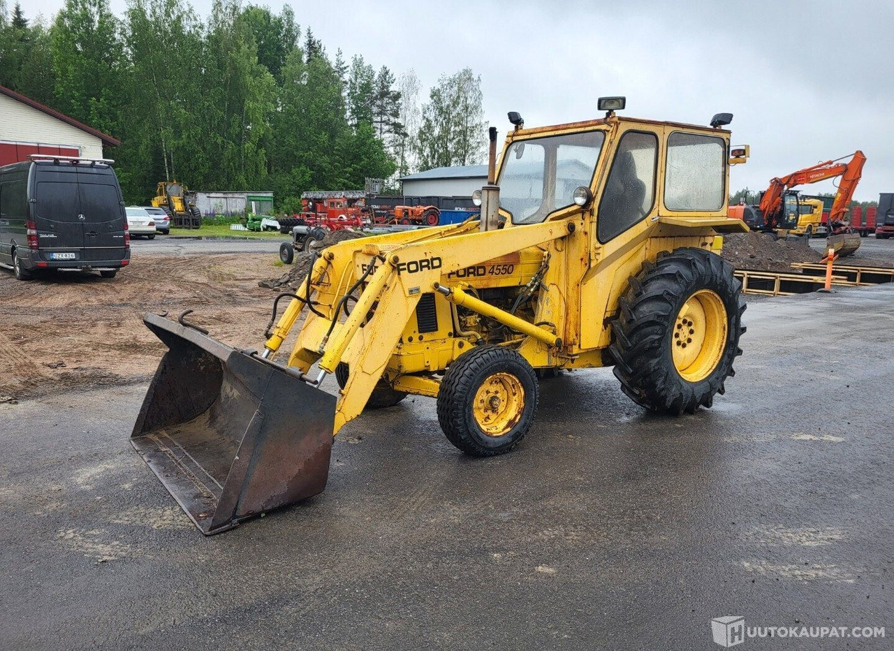Ford 4550, 1971, Diesel Traktori + etukuormaaja MTK25, Virrat - Tractor: foto 1 Ford 4550, 1971, Diesel Traktori + etukuormaaja MTK25, Virrat - Tractor: foto 1