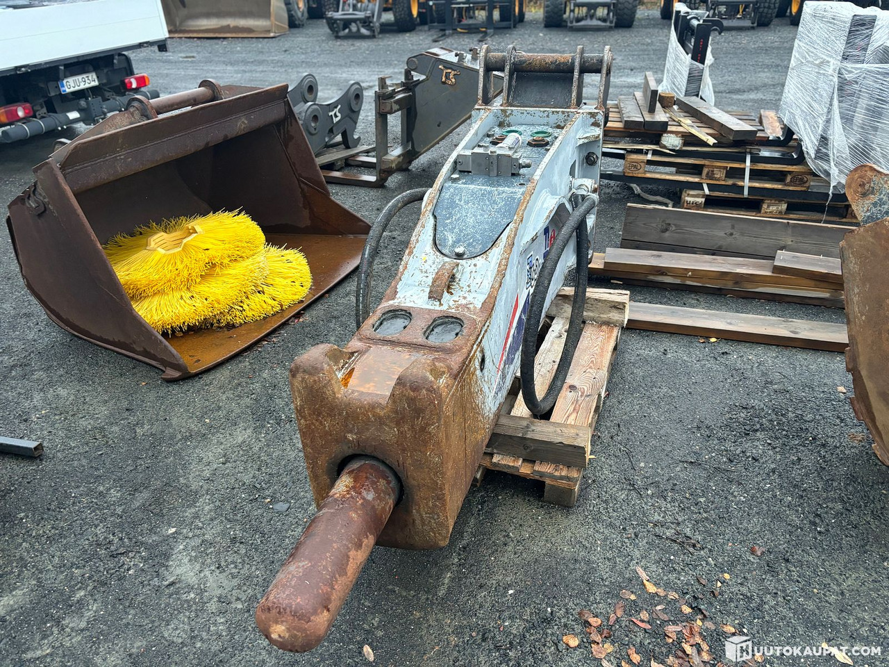 Furukawa 375 FXJ + NTP30 MEP coupler. Hydraulic breaker. 2015, Tornio - Martillo hidráulico: foto 2 Furukawa 375 FXJ + NTP30 MEP coupler. Hydraulic breaker. 2015, Tornio - Martillo hidráulico: foto 2