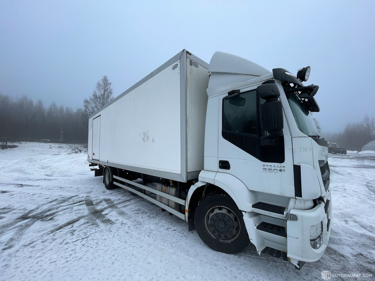 Iveco Stralis, 2015 Umpikori Kuorma-auto, Hämeenlinna - Camión caja cerrada: foto 3 Iveco Stralis, 2015 Umpikori Kuorma-auto, Hämeenlinna - Camión caja cerrada: foto 3