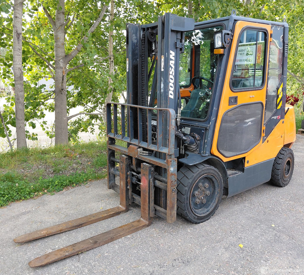 Doosan G33P-5, 2008 KAASUTRUKKI, Lahti - Maquinaria de construcción: foto 2 Doosan G33P-5, 2008 KAASUTRUKKI, Lahti - Maquinaria de construcción: foto 2