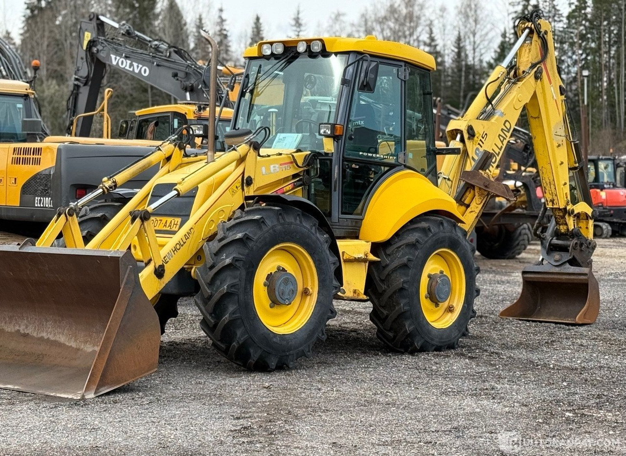 New Holland LB115 4PS, Traktorikaivuri, 7900h, 2001, Lahti - Maquinaria de construcción: foto 2 New Holland LB115 4PS, Traktorikaivuri, 7900h, 2001, Lahti - Maquinaria de construcción: foto 2