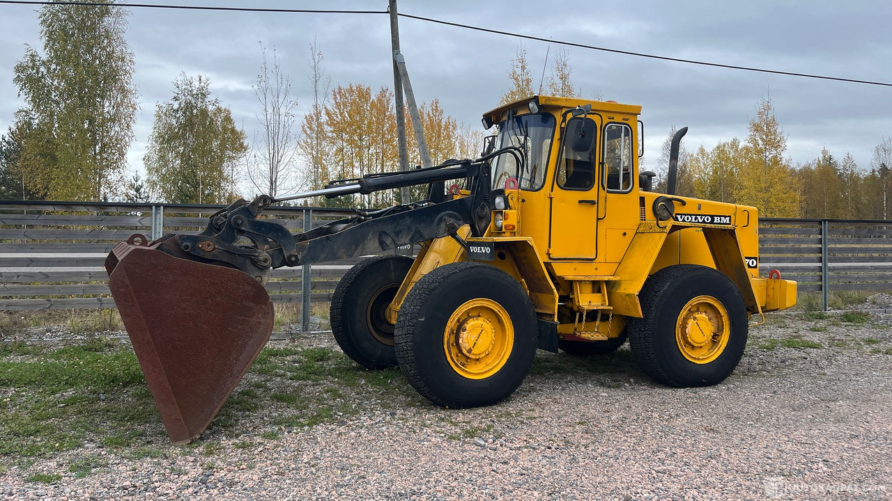 Volvo BM 4300 B, 1985, pyöräkuormaaja, Järvenpää - Maquinaria de construcción: foto 1 Volvo BM 4300 B, 1985, pyöräkuormaaja, Järvenpää - Maquinaria de construcción: foto 1