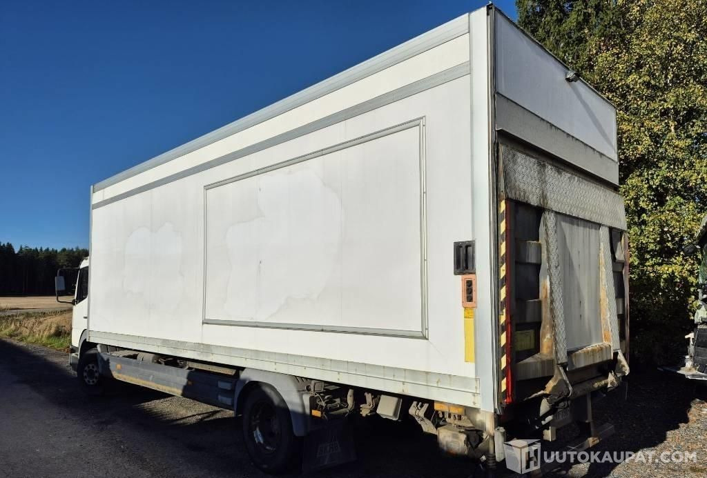 Mercedes-Benz Atego 1223 umpikori+pl nostin, 2003, 323 000 km, Forssa - Camión caja cerrada: foto 4 Mercedes-Benz Atego 1223 umpikori+pl nostin, 2003, 323 000 km, Forssa - Camión caja cerrada: foto 4