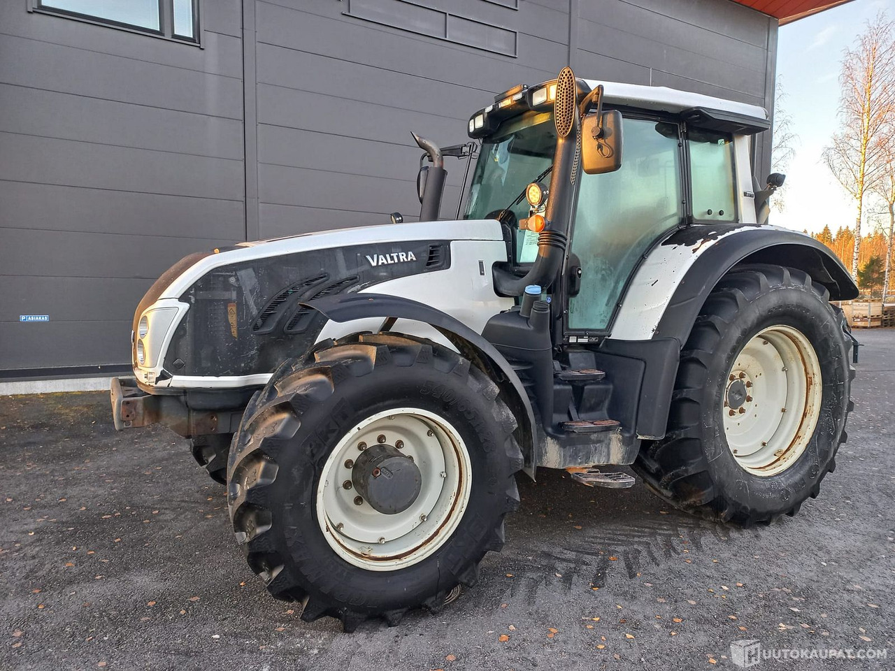 Valtra T213 VERSU, 2013, 11 100 h, MTK25, Joensuu - Otros maquinaria: foto 1 Valtra T213 VERSU, 2013, 11 100 h, MTK25, Joensuu - Otros maquinaria: foto 1