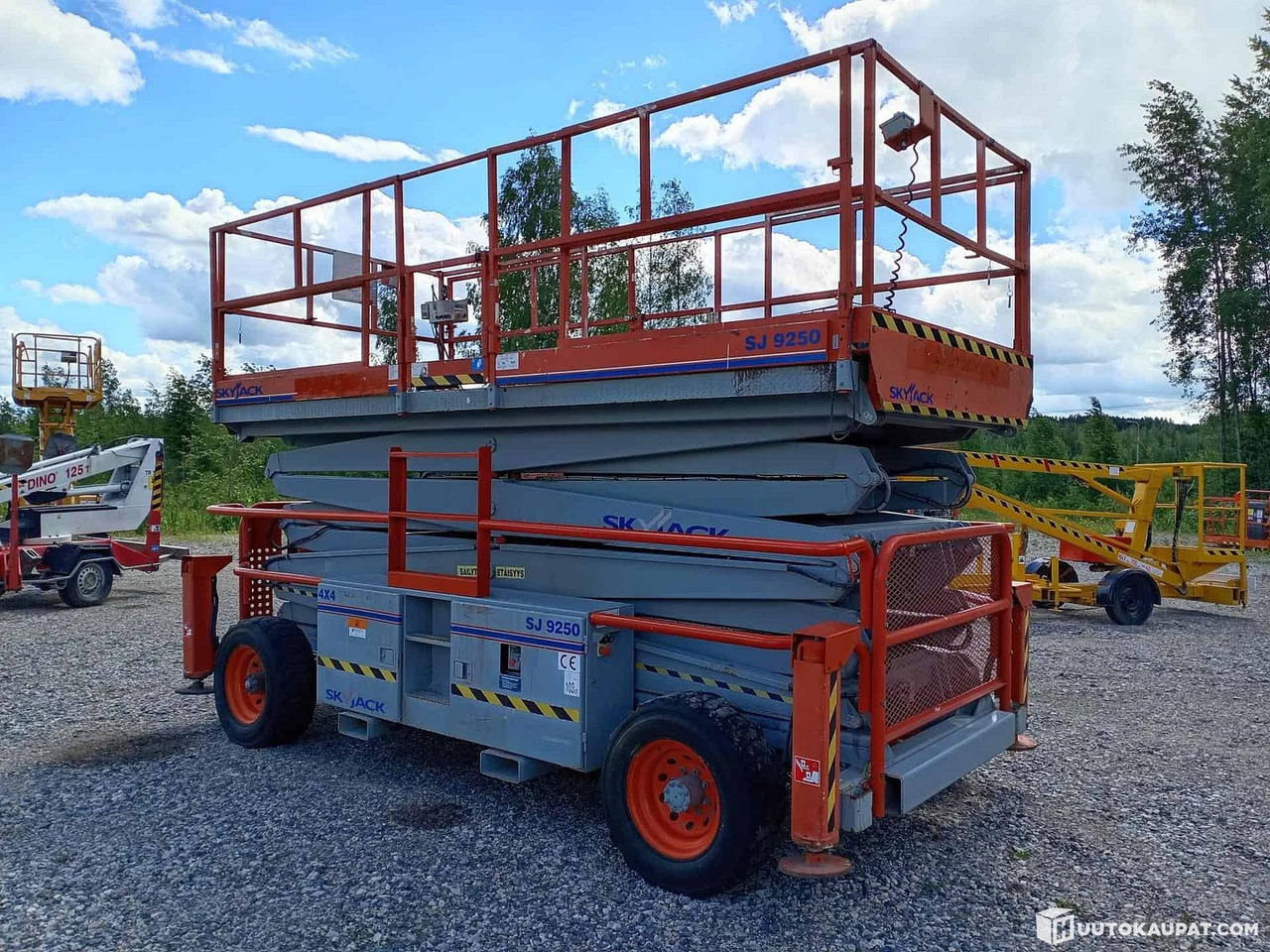 Skyjack SJ 9250 4x4 scissor lift, Inspected!, 2008, Hollola - Plataforma de tijeras: foto 4 Skyjack SJ 9250 4x4 scissor lift, Inspected!, 2008, Hollola - Plataforma de tijeras: foto 4