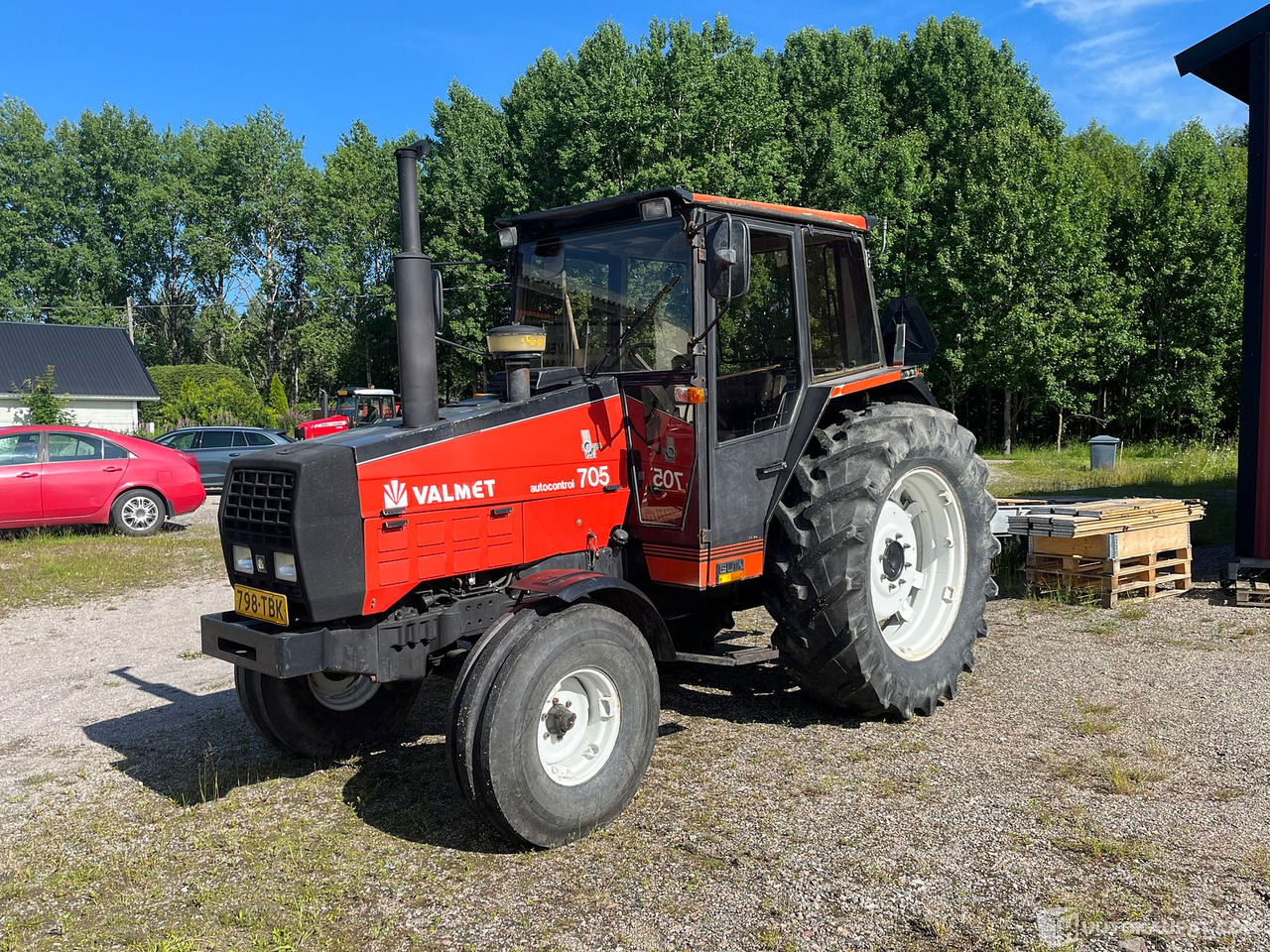 Valmet 705, Traktori, harrastajalta, 1990, Salo - Tractor: foto 1 Valmet 705, Traktori, harrastajalta, 1990, Salo - Tractor: foto 1