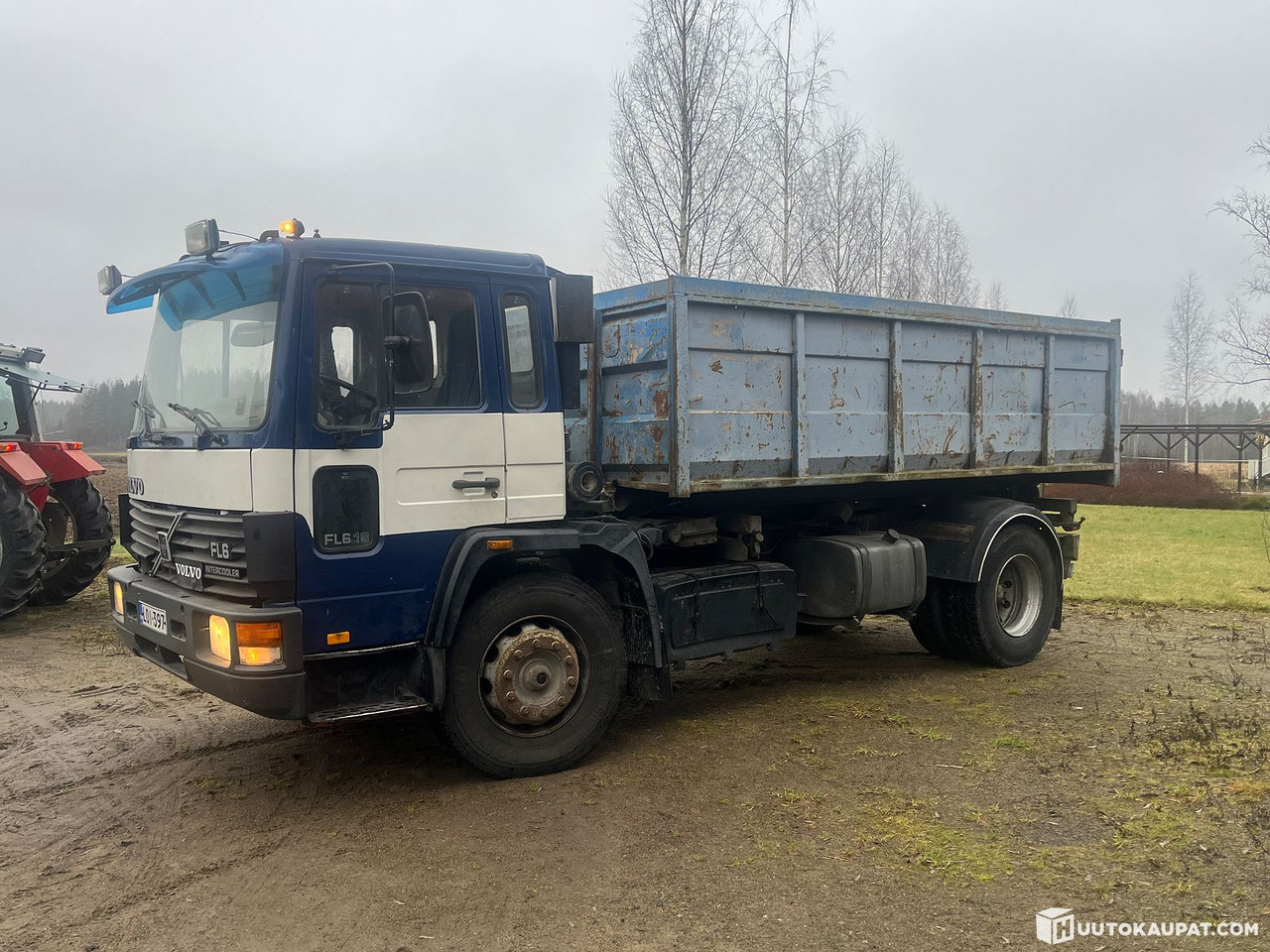 Volvo FL618 swap-body truck with two platforms, 1992, Hämeenlinna - Camión portacontenedore/ Intercambiable: foto 2 Volvo FL618 swap-body truck with two platforms, 1992, Hämeenlinna - Camión portacontenedore/ Intercambiable: foto 2
