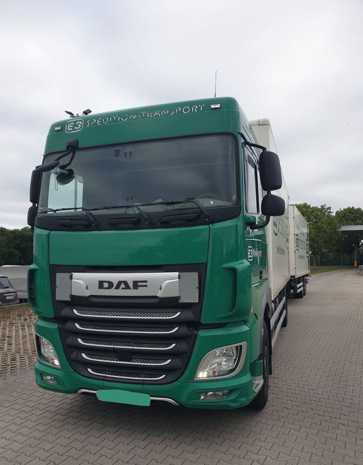 DAF XF ZESTAW TANDEM 2021 ORYGINALNY PRZEBIEG z Niemiec / PRZEJAZDOWY Z WINDĄ / - Camión caja cerrada: foto 1 DAF XF ZESTAW TANDEM 2021 ORYGINALNY PRZEBIEG z Niemiec / PRZEJAZDOWY Z WINDĄ / - Camión caja cerrada: foto 1