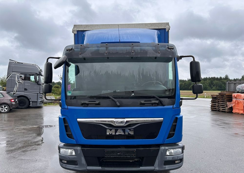 MAN TGL 12.250 6.2m AUTOMAT KLIMA z Niemiec ESP nowe opony EURO 6 / 4.75 rozstaw / zawiesie na wózek widłowy / TOP STAN / okazja nauka jazdy MOŻLIWOŚĆ DOSTOSOWANIA 12t - Camión lona: foto 3 MAN TGL 12.250 6.2m AUTOMAT KLIMA z Niemiec ESP nowe opony EURO 6 / 4.75 rozstaw / zawiesie na wózek widłowy / TOP STAN / okazja nauka jazdy MOŻLIWOŚĆ DOSTOSOWANIA 12t - Camión lona: foto 3