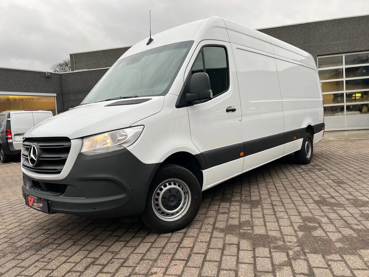 Mercedes-Benz Sprinter 317 L3H2 (37.000ex) 9G-TRONIC CAMERA PTS MBUX - Furgón: foto 2 Mercedes-Benz Sprinter 317 L3H2 (37.000ex) 9G-TRONIC CAMERA PTS MBUX - Furgón: foto 2