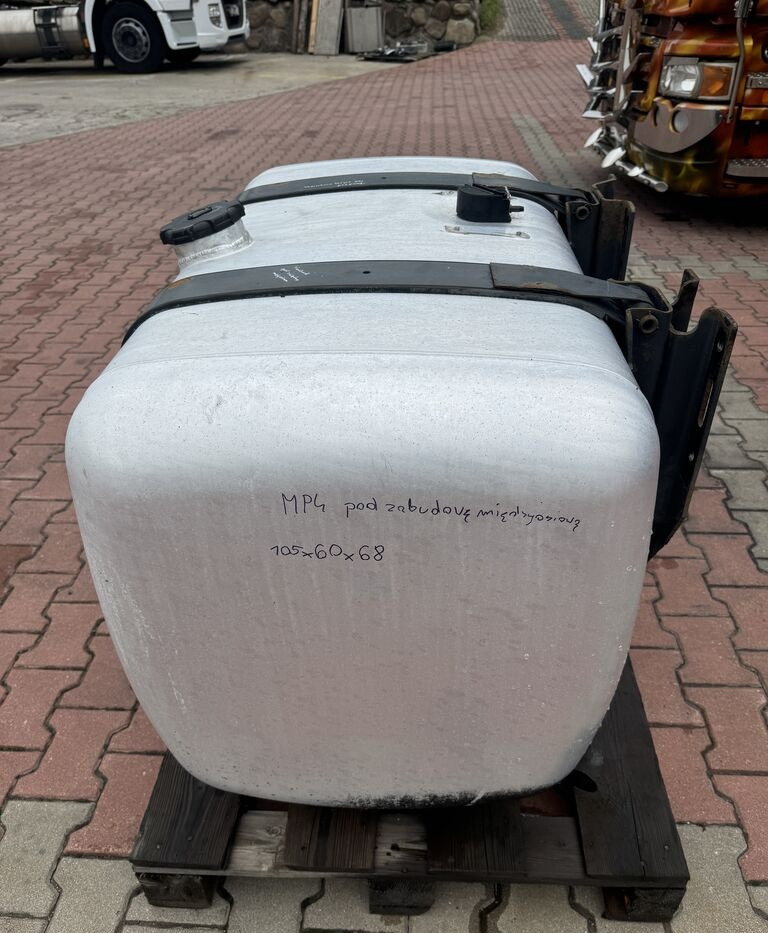 Mercedes-Benz ACTROS MP 430L Mercedes-Benz ACTROS MP 4 truck - Depósito de combustible para Camión: foto 2 Mercedes-Benz ACTROS MP 430L Mercedes-Benz ACTROS MP 4 truck - Depósito de combustible para Camión: foto 2