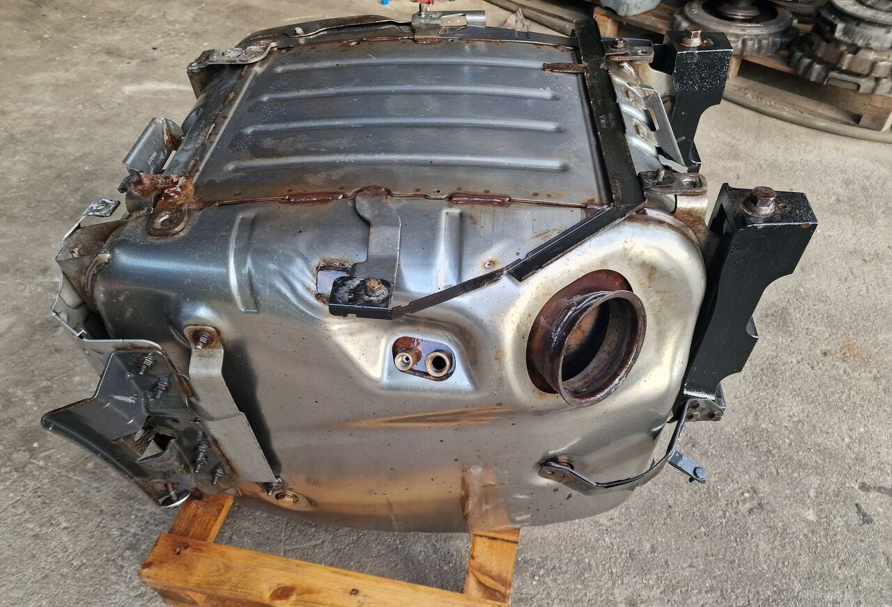 Scania Katalizator DPF R XPI Euro 6 DC13 2164453 2158333 Scania R XPI 410 Euro 6 DC13 2164453 2158333 truck - Silenciador para Camión: foto 1 Scania Katalizator DPF R XPI Euro 6 DC13 2164453 2158333 Scania R XPI 410 Euro 6 DC13 2164453 2158333 truck - Silenciador para Camión: foto 1