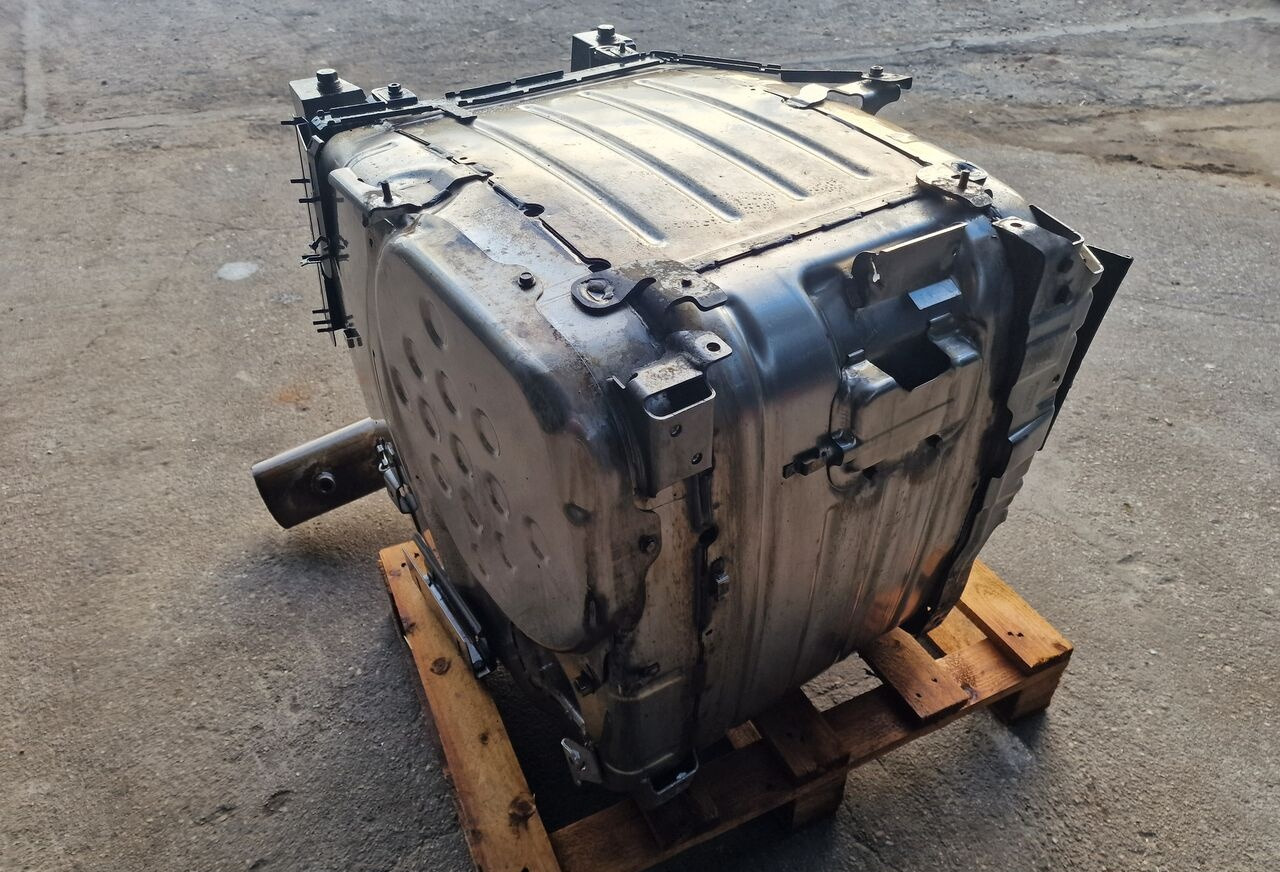 Scania Katalizator DPF R XPI Euro 6 DC13 2164453 2158333 Scania R XPI 410 Euro 6 DC13 2164453 2158333 truck - Silenciador para Camión: foto 2 Scania Katalizator DPF R XPI Euro 6 DC13 2164453 2158333 Scania R XPI 410 Euro 6 DC13 2164453 2158333 truck - Silenciador para Camión: foto 2