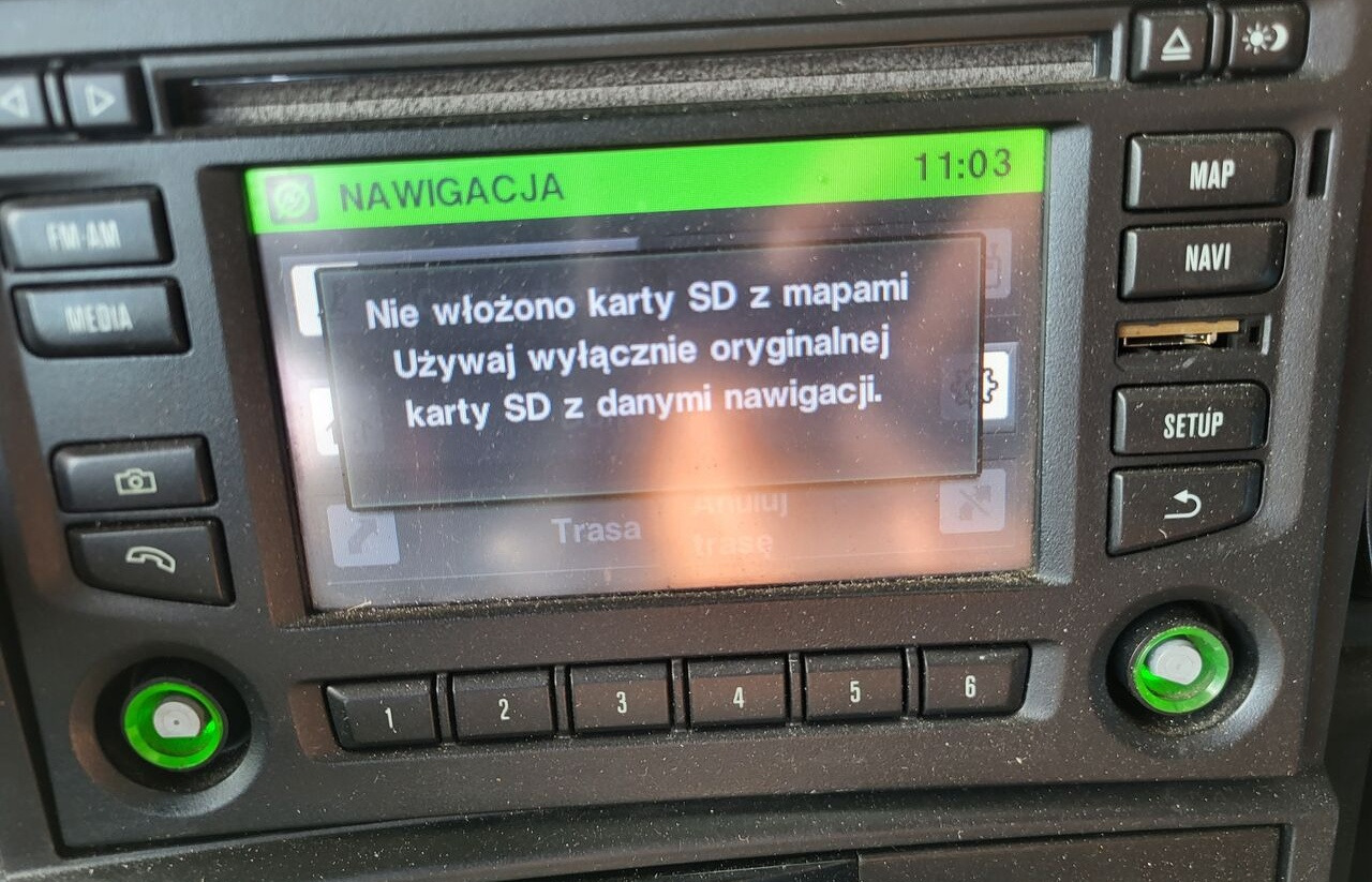 Scania Nawigacja Navi CD Bluetooth R 2538534 Scania SCANIA R 2026742 truck - Salpicadero para Camión: foto 1 Scania Nawigacja Navi CD Bluetooth R 2538534 Scania SCANIA R 2026742 truck - Salpicadero para Camión: foto 1