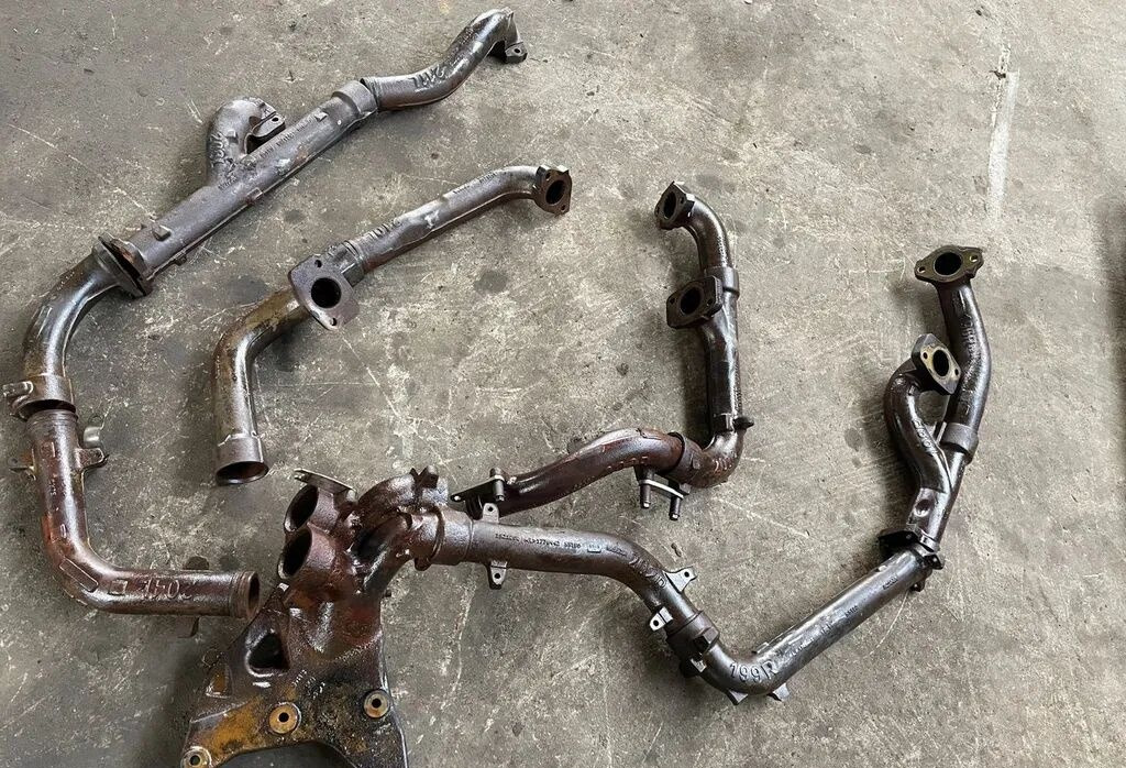 Scania R 730 V8 1906965 Scania R 730 V8 1906965 truck - Colector de escape para Camión: foto 1 Scania R 730 V8 1906965 Scania R 730 V8 1906965 truck - Colector de escape para Camión: foto 1