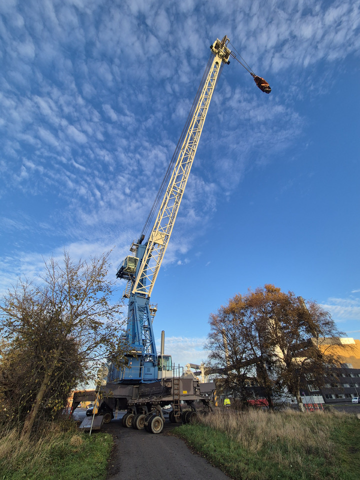 Liebherr LHM250 - Equipo portuario: foto 3 Liebherr LHM250 - Equipo portuario: foto 3