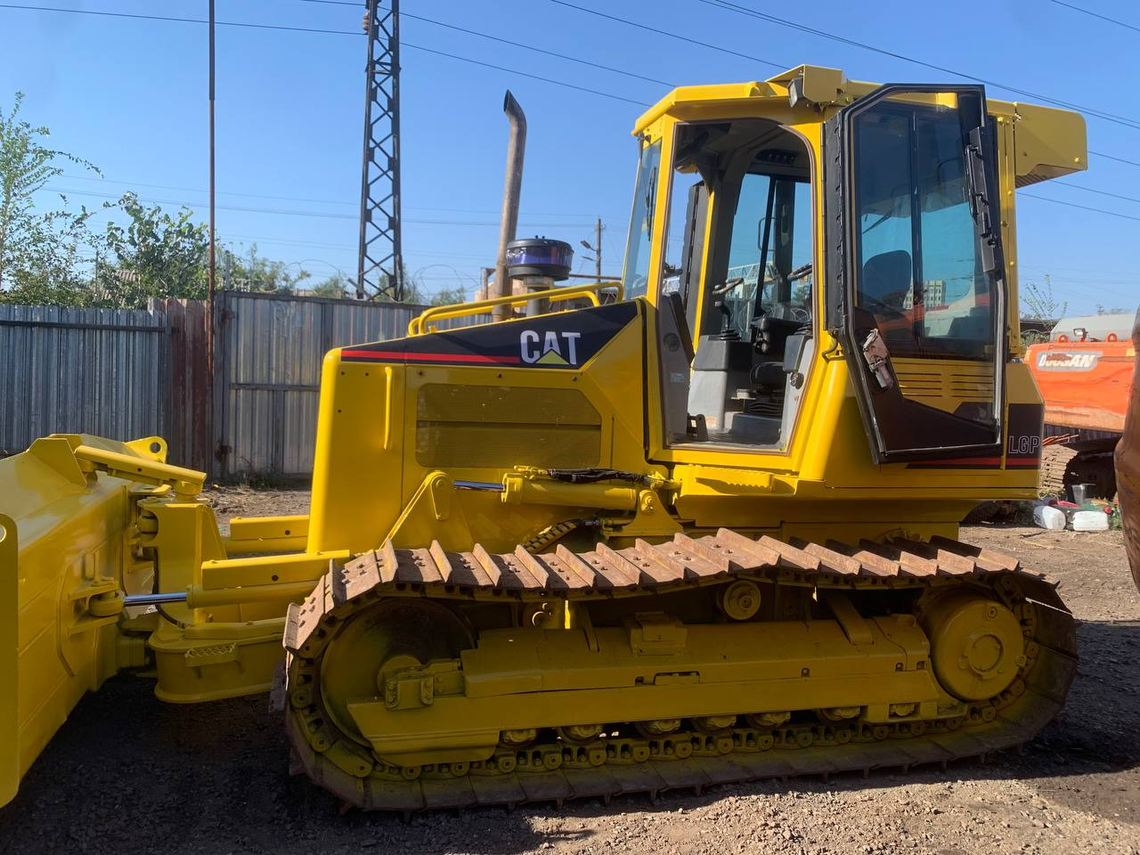 CATERPILLAR D5G - Bulldozer: foto 5 CATERPILLAR D5G - Bulldozer: foto 5