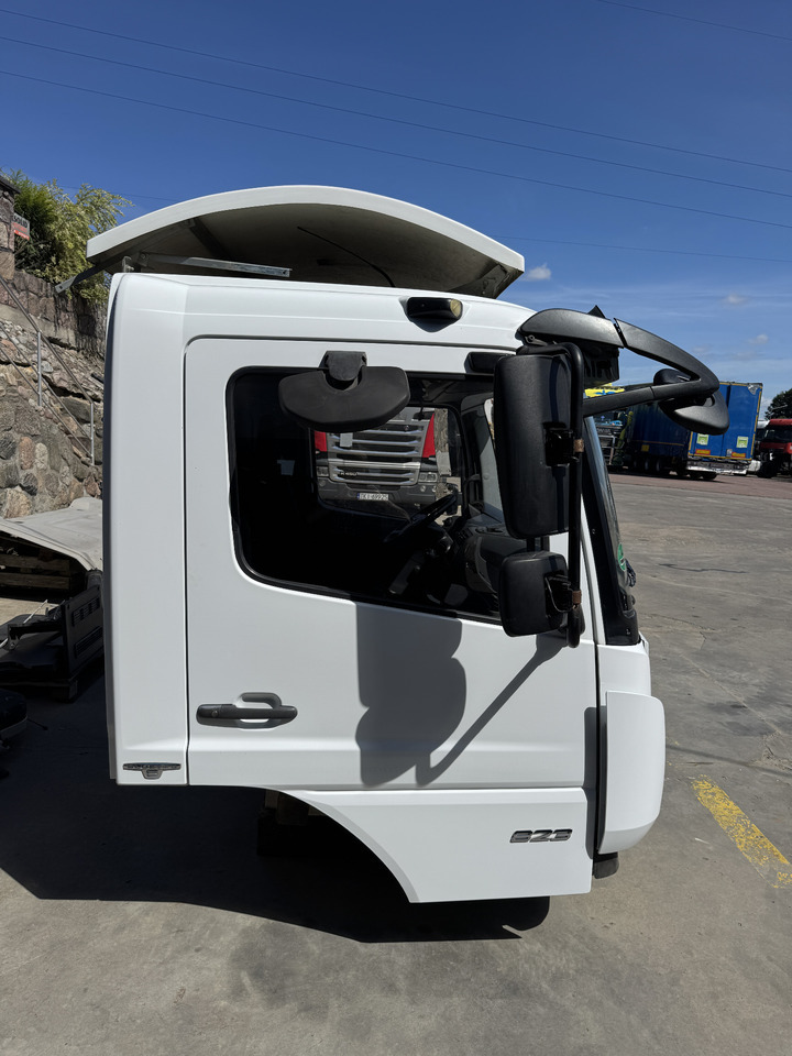 Mercedes Atego III - Cabina: foto 3 Mercedes Atego III - Cabina: foto 3