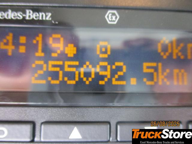 Cabeza tractora Mercedes-Benz Actros 1845 LS nRL: foto 9