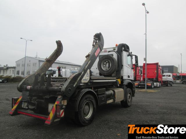 Mercedes-Benz Arocs 1845 LK - Camión portacontenedor de cadenas: foto 4 Mercedes-Benz Arocs 1845 LK - Camión portacontenedor de cadenas: foto 4