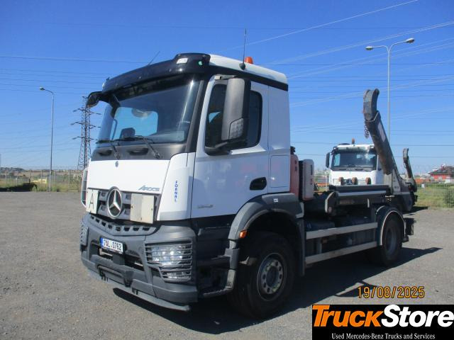 Mercedes-Benz Arocs 1846 LK - Camión portacontenedor de cadenas: foto 1 Mercedes-Benz Arocs 1846 LK - Camión portacontenedor de cadenas: foto 1