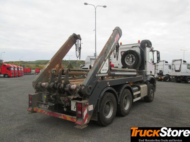 Mercedes-Benz Arocs 2645 LK - Camión portacontenedor de cadenas: foto 4 Mercedes-Benz Arocs 2645 LK - Camión portacontenedor de cadenas: foto 4