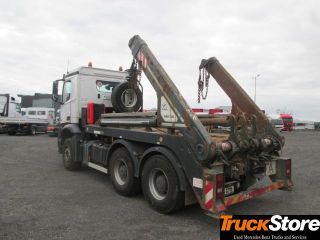Mercedes-Benz Arocs 2645 LK - Camión portacontenedor de cadenas: foto 5 Mercedes-Benz Arocs 2645 LK - Camión portacontenedor de cadenas: foto 5