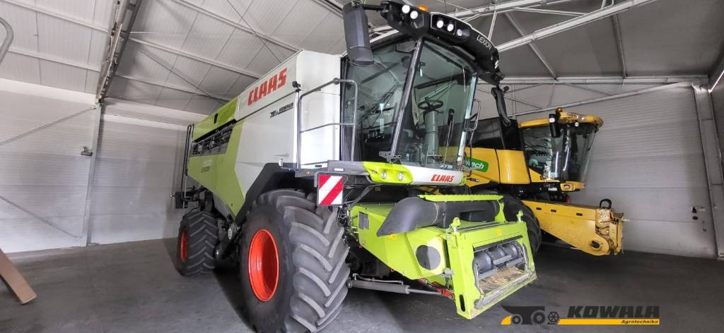 Claas Lexion 7500 + V930 - Cosechadora de granos: foto 1 Claas Lexion 7500 + V930 - Cosechadora de granos: foto 1
