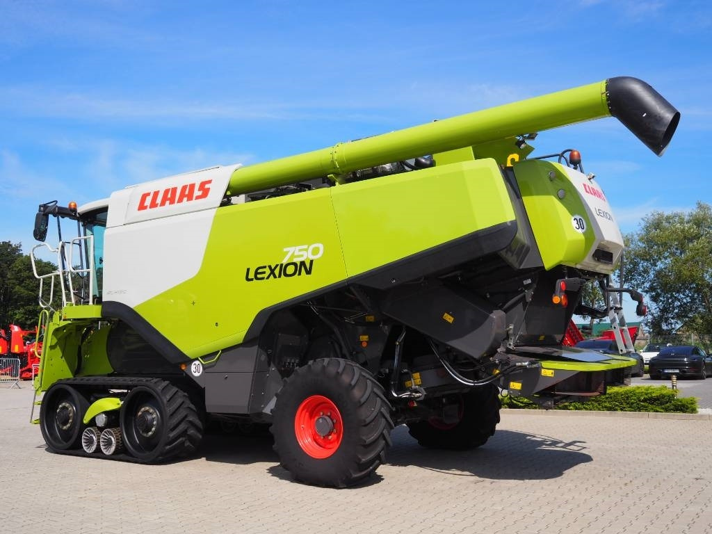 Claas Lexion 750TT + V900 - Cosechadora de granos: foto 2 Claas Lexion 750TT + V900 - Cosechadora de granos: foto 2