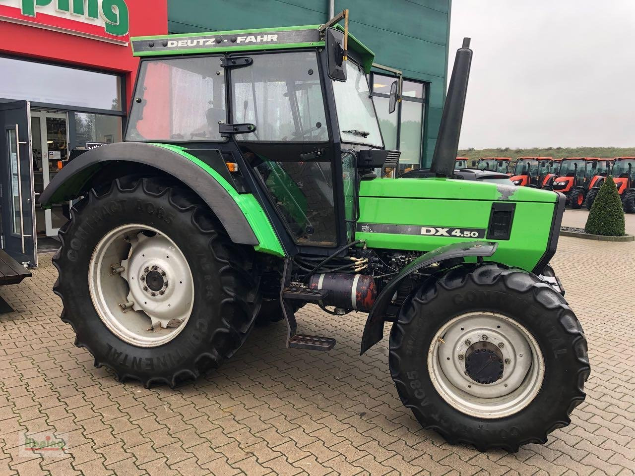 Deutz-Fahr DX 4.50 - Tractor: foto 2 Deutz-Fahr DX 4.50 - Tractor: foto 2