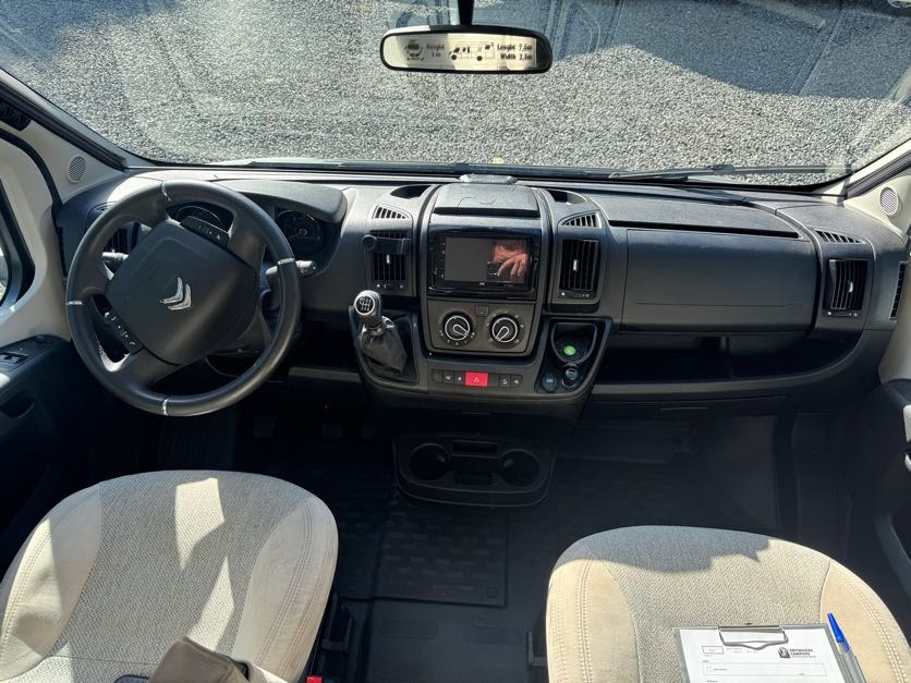 CARADO T447 PRO+ , camera, radio, awning, bike holder, LPG, ALU - Autocaravana perfilada: foto 5 CARADO T447 PRO+ , camera, radio, awning, bike holder, LPG, ALU - Autocaravana perfilada: foto 5