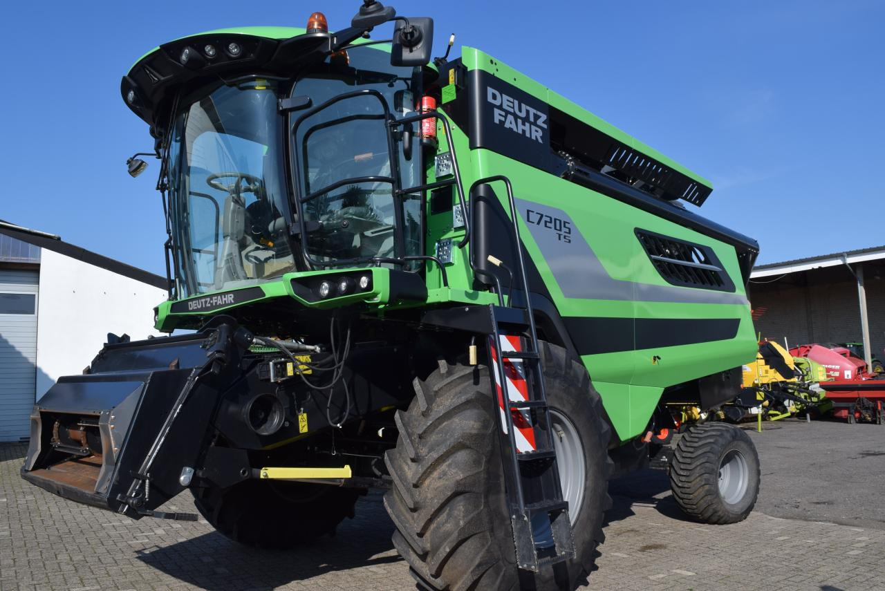 Deutz-Fahr C 7205 TS - Cosechadora de granos: foto 1 Deutz-Fahr C 7205 TS - Cosechadora de granos: foto 1