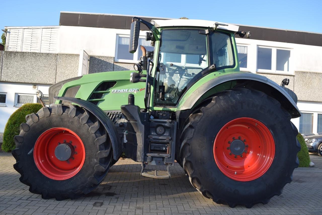 Fendt 826 Vario SCR - Tractor: foto 3 Fendt 826 Vario SCR - Tractor: foto 3