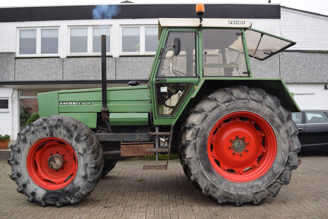 Fendt Favorit 614 LS Turbomatik - Tractor: foto 1 Fendt Favorit 614 LS Turbomatik - Tractor: foto 1