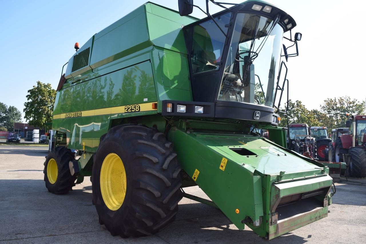John Deere 2064 - Cosechadora de granos: foto 5 John Deere 2064 - Cosechadora de granos: foto 5