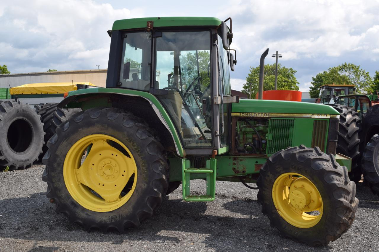 John Deere 6100 - Tractor: foto 1 John Deere 6100 - Tractor: foto 1