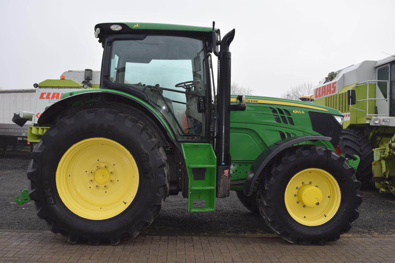 John Deere 6150 R - Tractor: foto 1 John Deere 6150 R - Tractor: foto 1