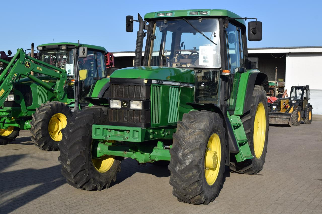 John Deere 6510 - Tractor: foto 2 John Deere 6510 - Tractor: foto 2