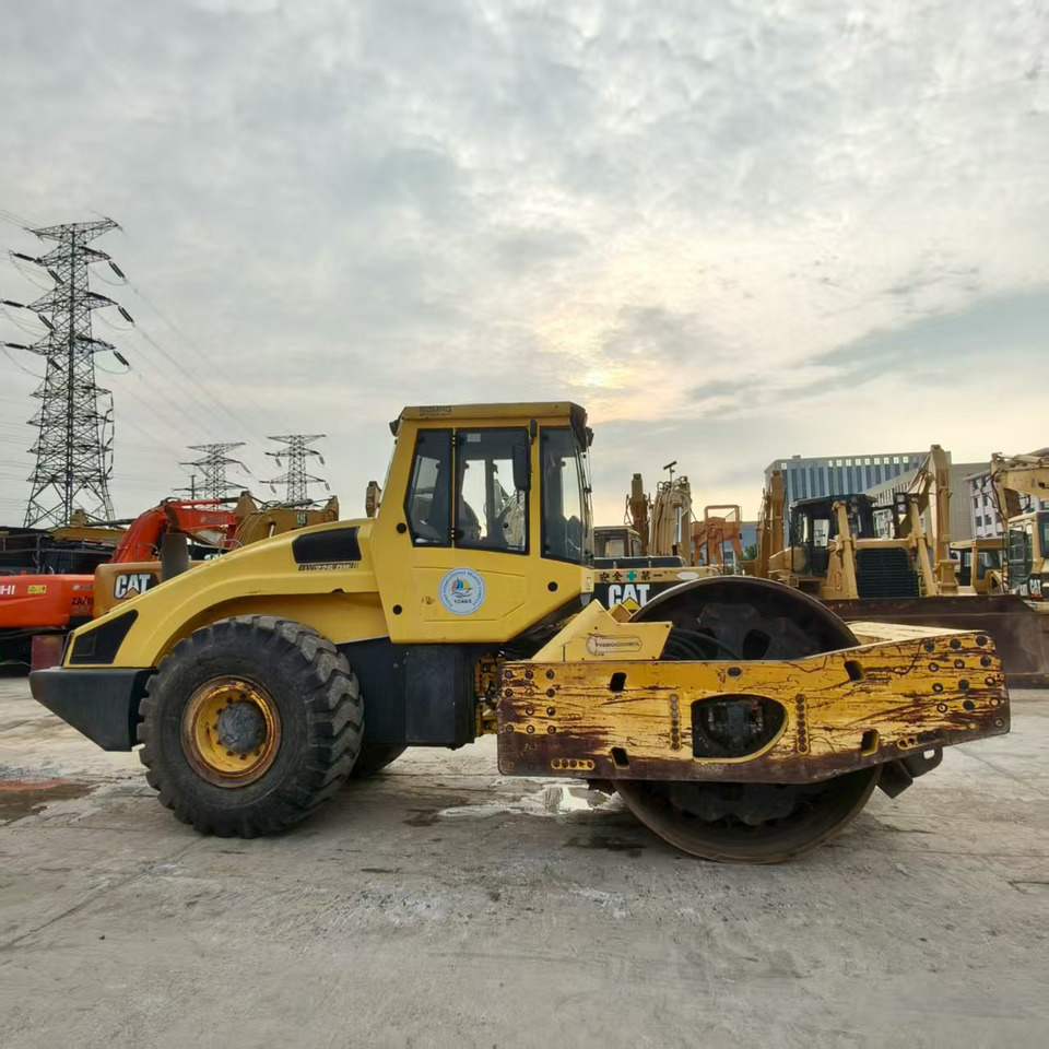BOMAG 226DH - Apisonadora de asfalto: foto 1 BOMAG 226DH - Apisonadora de asfalto: foto 1