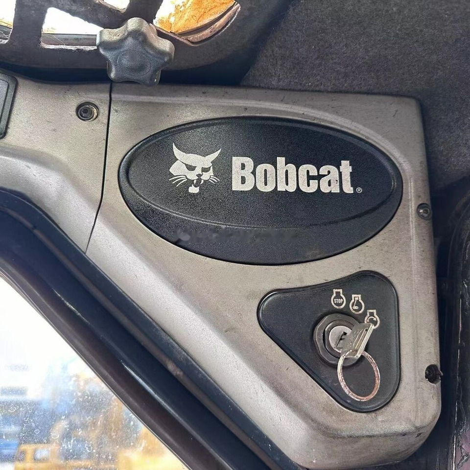 Bobcat S130 - Minicargadora: foto 5 Bobcat S130 - Minicargadora: foto 5