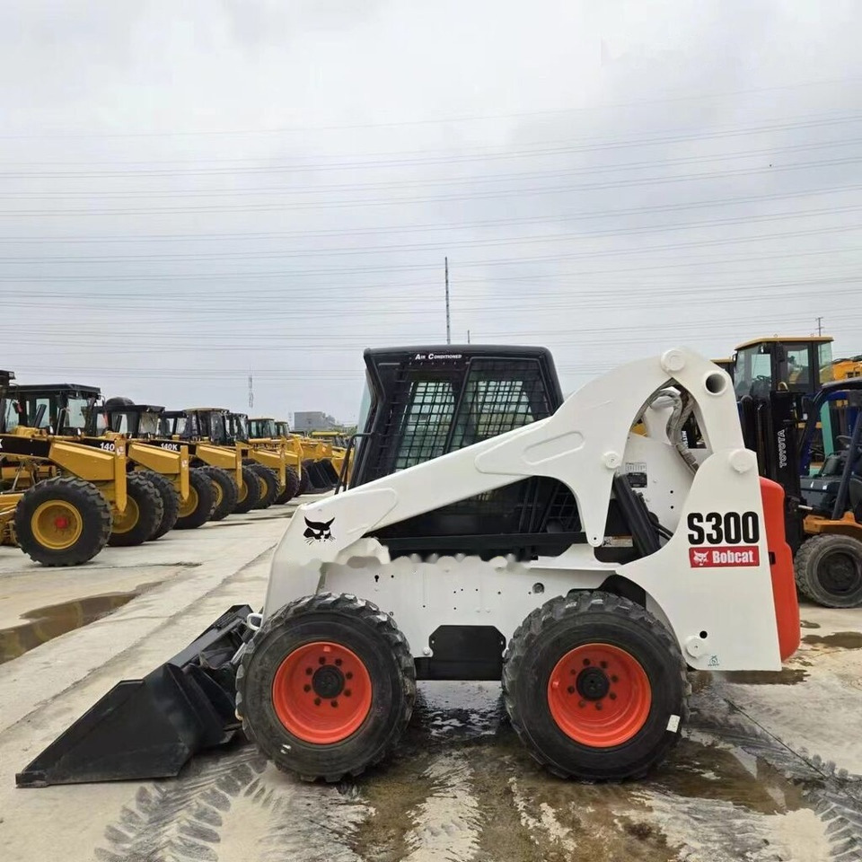Bobcat S300 - Minicargadora: foto 1 Bobcat S300 - Minicargadora: foto 1