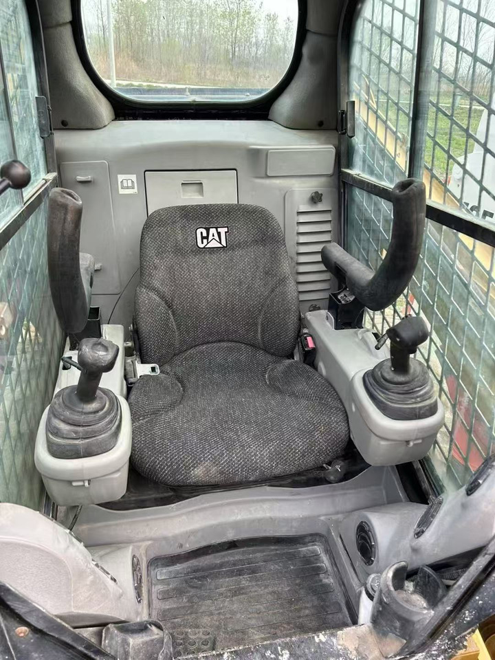 Minicargadora CATERPILLAR 246C: foto 6 Minicargadora CATERPILLAR 246C: foto 6