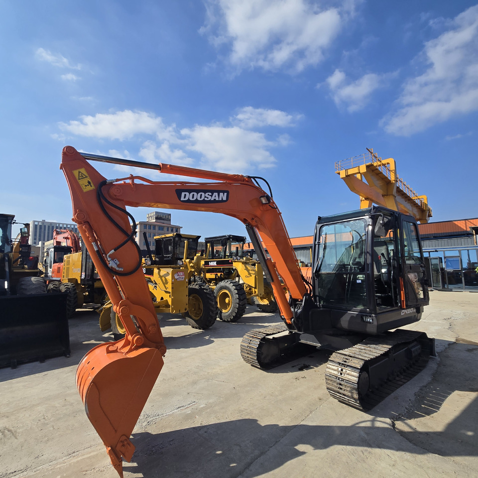 Doosan DX60 - Miniexcavadora: foto 1 Doosan DX60 - Miniexcavadora: foto 1